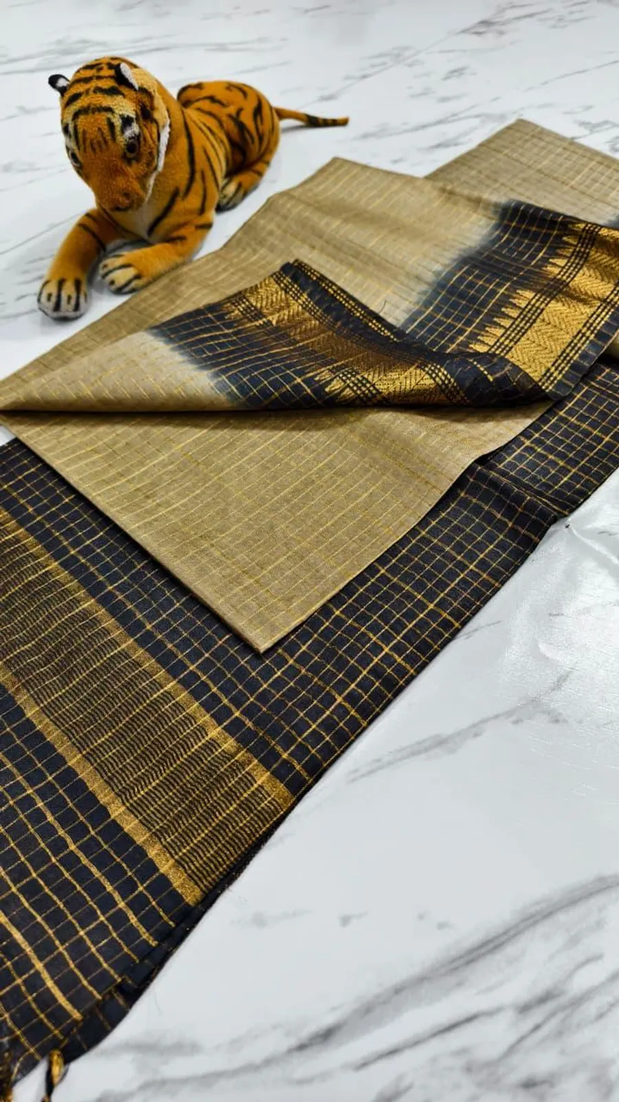 Traditional Mangalgiri Cotton Saree with Mini Check Design & Handwoven Finish